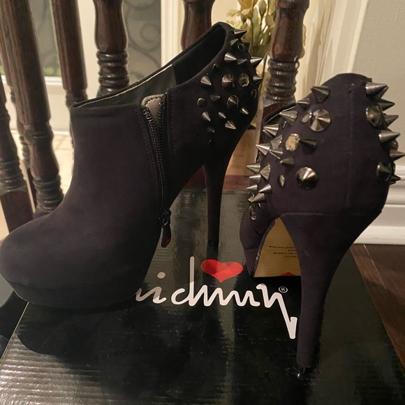 Brand new stylish hot booties - Picture 3 of 5